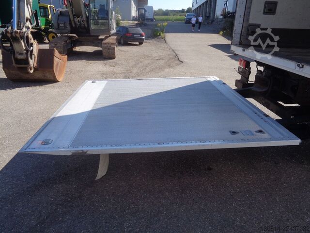 รถบรรทุกเครื่องดื่ม MERCEDES-BENZ Actros 2542 L 7,3 M Schwenkwand LBW Heizung