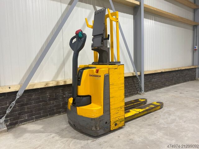 Empilhador manual Jungheinrich EJE C20
