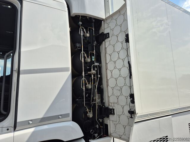 Vrachtwagen met bakwagen HYUNDAI  XCIENT FUEL CELL 6x 2QZHZ – 6x2