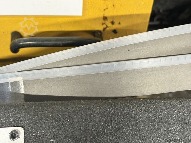 带锯床 BEKAMAK - BMSO 320 Bekamak BMSO 320