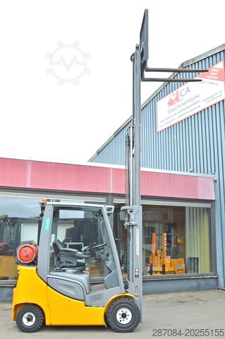 Carretilla elevadora de 4 ruedas Jungheinrich TFG 320s