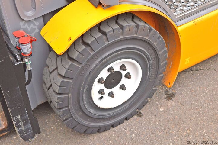 Carretilla elevadora de 4 ruedas Jungheinrich TFG 320s