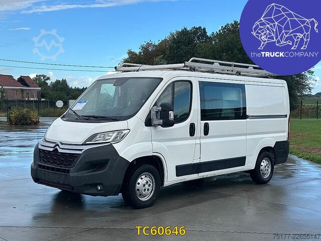 Xe van thùng kín Citroën Jumper