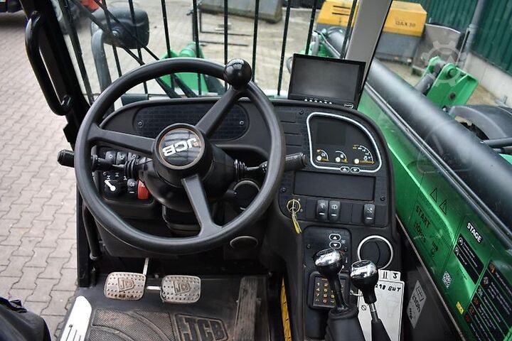 รถตักแบบแขนยืดได้ JCB 535-125