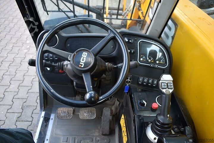 รถตักแบบแขนยืดได้ JCB 525-60