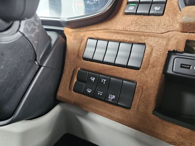 Standardni SZM Scania R580 / V8 / FULL AIR / 6X2 / RETARDER / BOOGIE