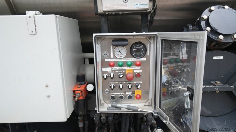 Imemisvahend Mercedes-Benz AXOR 2728 6x2 vacuum suck and pressure tank 206...