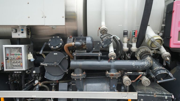 Imemisvahend Mercedes-Benz AXOR 2728 6x2 vacuum suck and pressure tank 206...