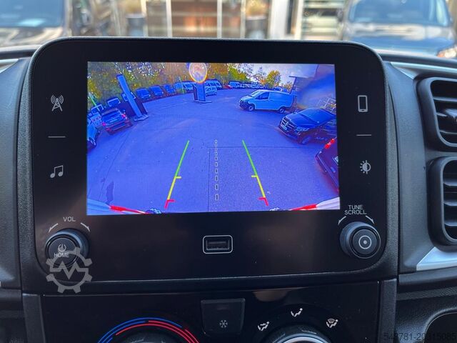 Minibus FIAT Ducato 33 L2H1 RüKa CarPlay 260Grad Türen DAB