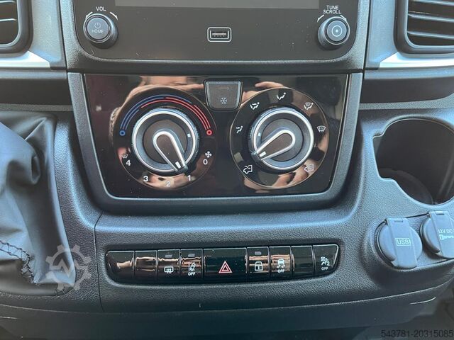 Minibus FIAT Ducato 33 L2H1 RüKa CarPlay 260Grad Türen DAB
