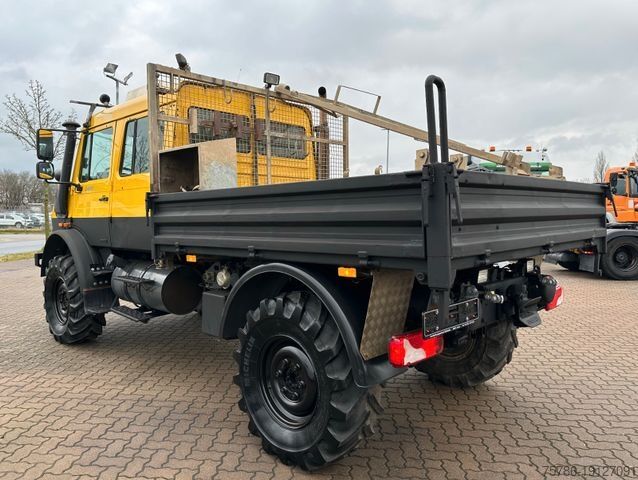 Lastbil med flak MERCEDES-BENZ Unimog U 4000 Doka / AC/ Standhzg./ AHK/ EU5