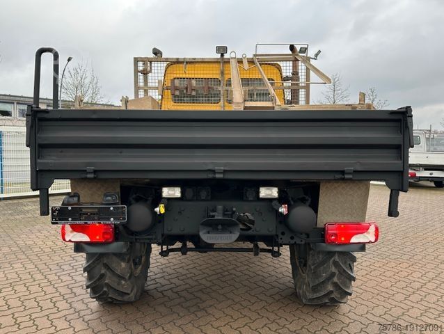 Lastbil med flak MERCEDES-BENZ Unimog U 4000 Doka / AC/ Standhzg./ AHK/ EU5