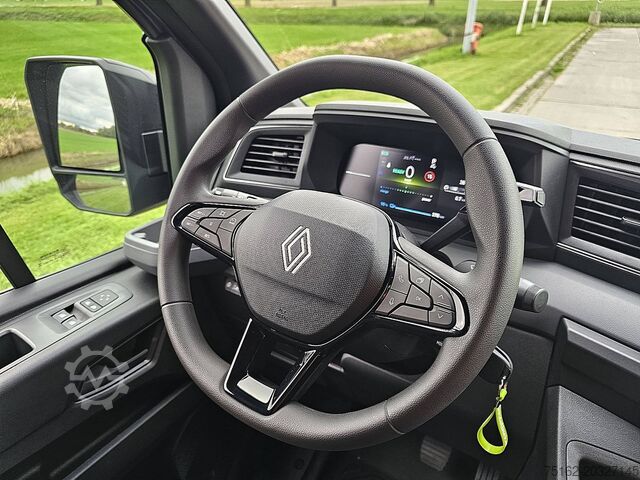 Karavan s visokim krovom RENAULT MASTER L2H2 408Km WLTP Navi