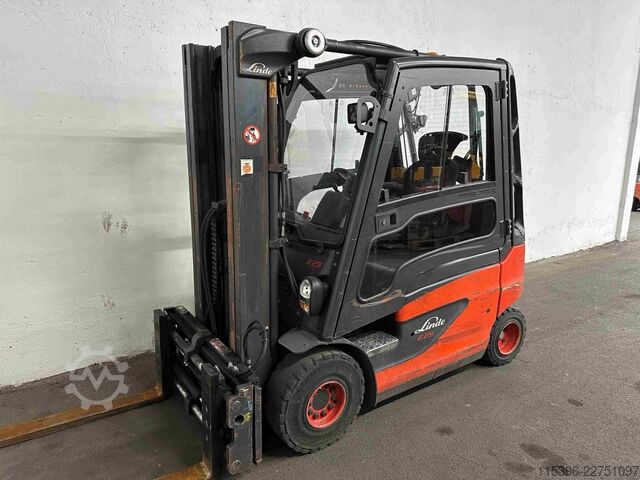 Electric 4-wheel forklift Linde E 25-01 - TRIPLEX 4,5 m
