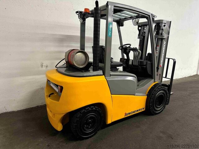 รถยกแอลพีจี Jungheinrich TFG 430 - TRIPLEX 4,4 m