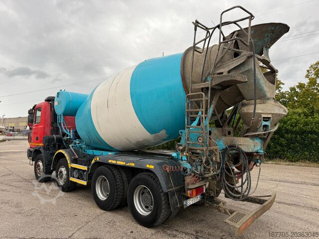 Camion malaxeur à béton Astra HD8 84.44-80