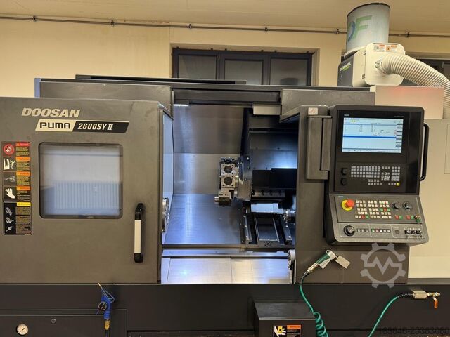 Centre de tournage-fraisage CNC DOOSAN Puma 2600SY II mit Siemens