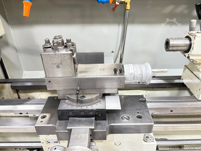 مخرطة مركزية XYZ Machine Tools Trainer Lathe (M300)