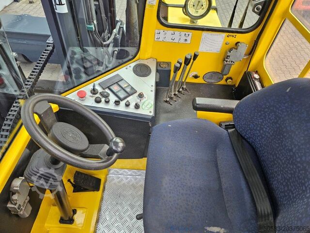 Fyrvägs sidlastare Combilift C12000