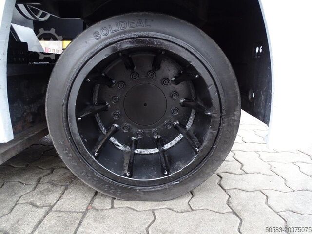 Four-way side loader Hubtex MQ50 - TRIPLEX