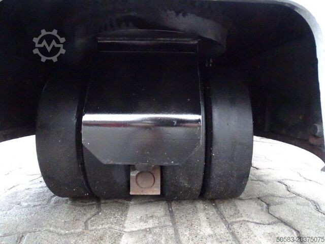 Four-way side loader Hubtex MQ50 - TRIPLEX