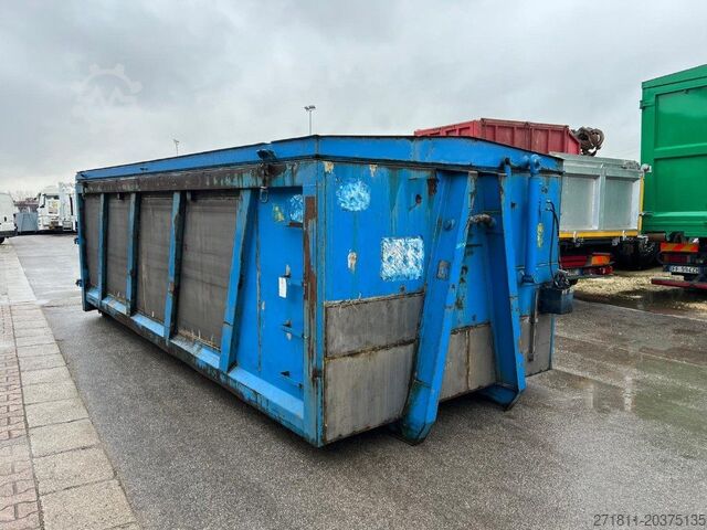 Hákový kontejner CONTAINER SCARRABILE USATO CON COPERCHIO