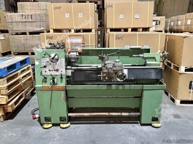 Máy tiện tâm Colchester Master 2500