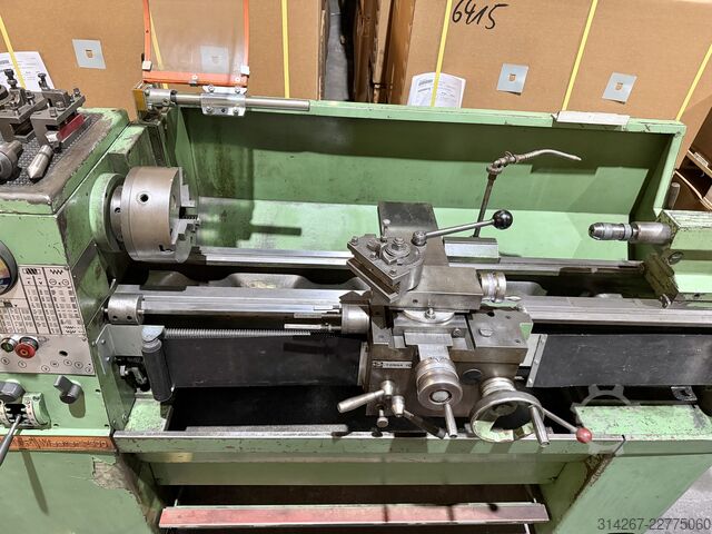 Máy tiện tâm Colchester Master 2500