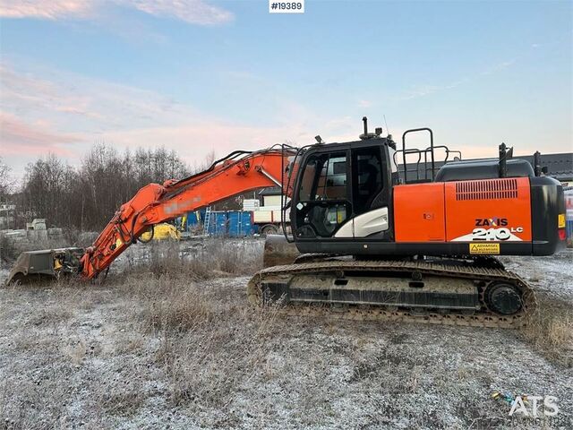 Excavadora sobre orugas Hitachi ZX210LC-6 excavator w/ GPS, two buckets, rototilt