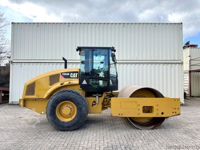 Μονότυμπανο οδοστρωτήρας CATERPILLAR CS64B / 2018 BJ / 3997 H