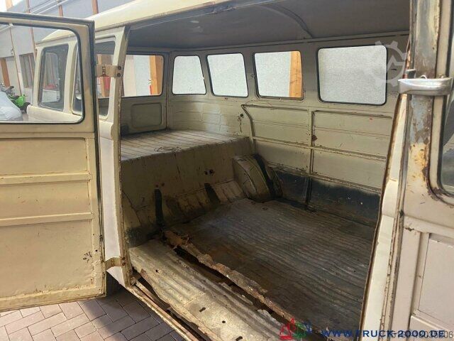 Minibús Volkswagen Bus mit Scheiben Restaurierungsobjekt Verzollt