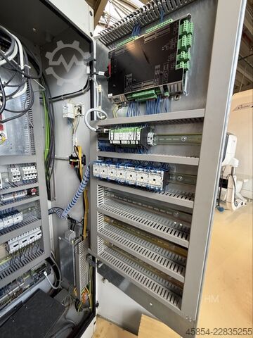 Hermle C600U с 4-й осью, центр CNC-BAB, год выпуска '04, внутренний номер 231232 Hermle C600U mit 4. Achse