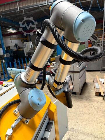 Kolaborativní robot Universal Robots UR 10 Cobot