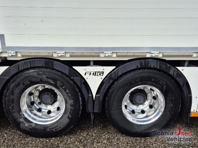 Flatbed truck Volvo FH 750 6X4 Hiab 232ES5 KOMPLETTZUG !!