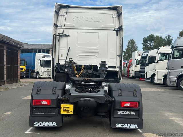 Camión de materiales peligrosos SCANIA R450 Euro6D Retarder ACC ADR EXII / EXIII PTO
