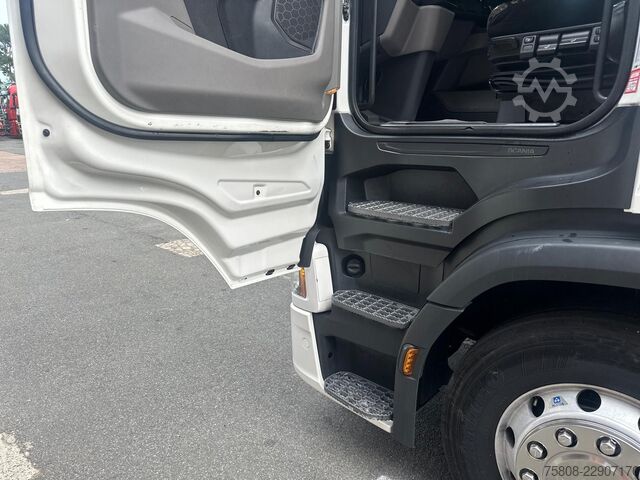 Camión de materiales peligrosos SCANIA R450 Euro6D Retarder ACC ADR EXII / EXIII PTO