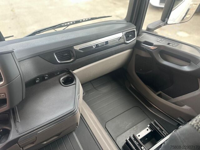 Camión de materiales peligrosos SCANIA R450 Euro6D Retarder ACC ADR EXII / EXIII PTO