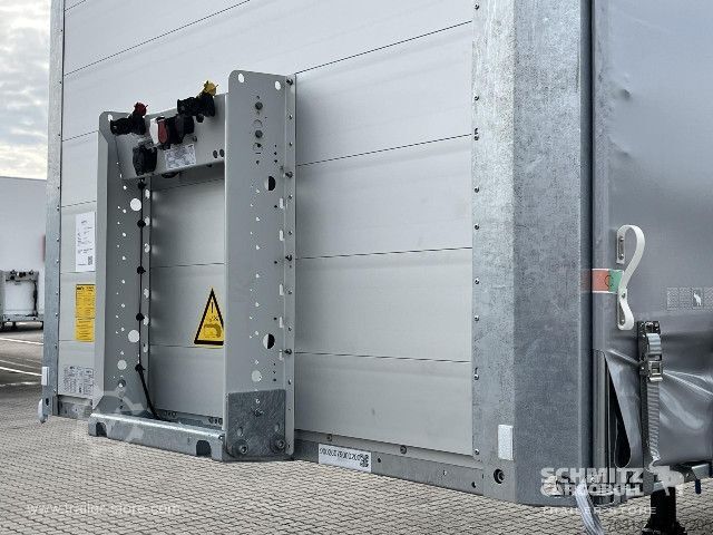Naczepa otwarta z plandeką Schmitz Cargobull Curtainsider Mega Getränke