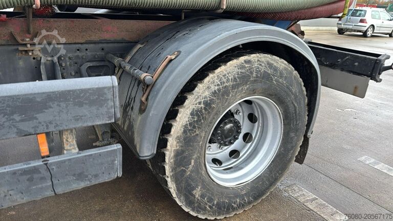 Vacuum truck MAN 18.264 F2000 (11000L / EURO 2 / MANUAL GEARBOX ...