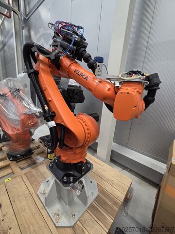 Industrial robot KUKA KR 30 R2100