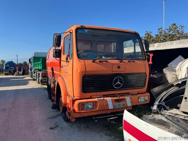 Özel amaçlı kamyon MERCEDES-BENZ MERCEDES AUTOSPAZZATRICE USATA