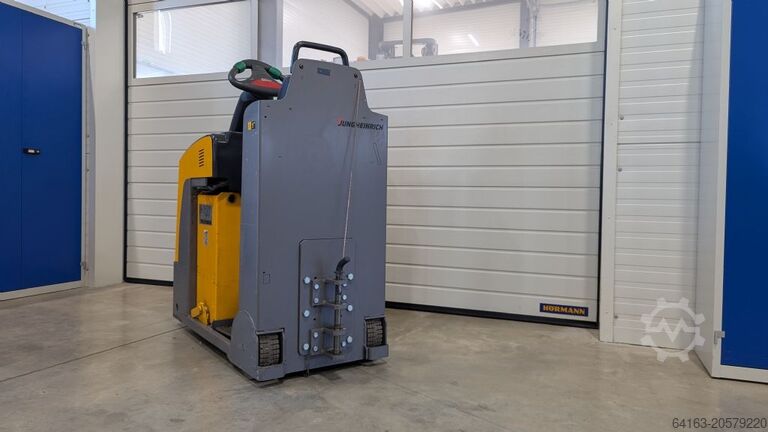 Máy kéo Jungheinrich EZS 130