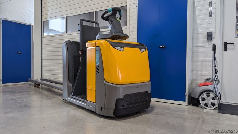 Pasūtījumu komplektētājs ar mazu pacēlāju Jungheinrich ECE 225 HP