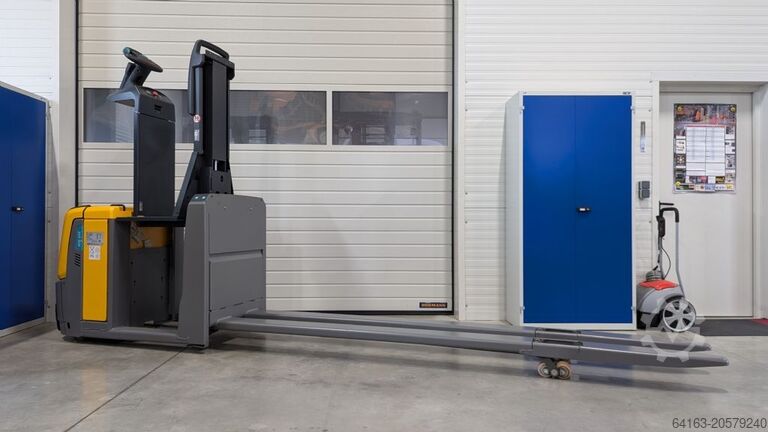 Pasūtījumu komplektētājs ar mazu pacēlāju Jungheinrich ECE 225 HP