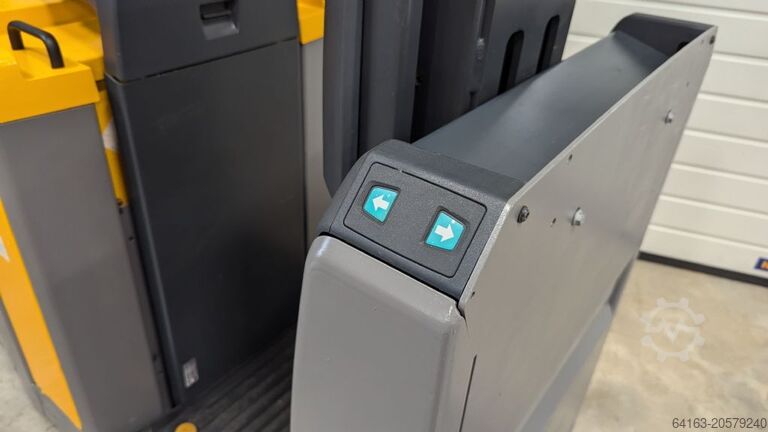 Pasūtījumu komplektētājs ar mazu pacēlāju Jungheinrich ECE 225 HP