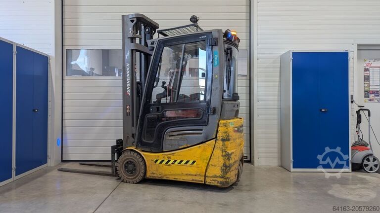 Elektriskais trīsriteņu iekrāvējs Jungheinrich EFG 215 GE115-550DZ