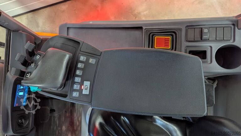 Elektriskais trīsriteņu iekrāvējs Jungheinrich EFG 213 LiIon Batterie