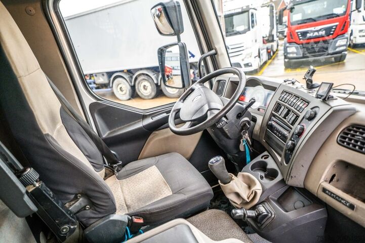 Brezentas RENAULT MIDLUM 180 DXI (12 T)