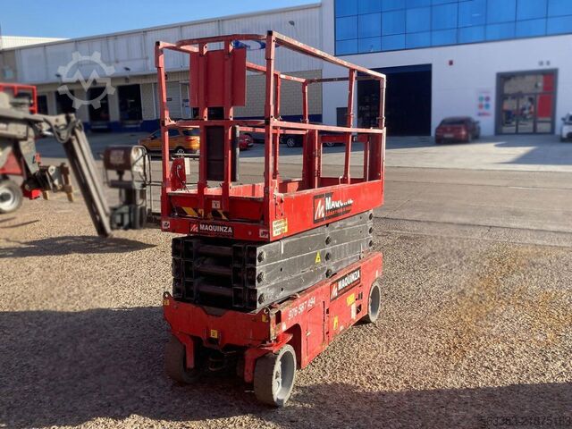 Thang máy cắt kéo Manitou 100SEC