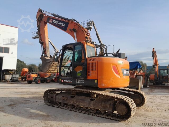 Excavadora sobre orugas Doosan DX235LCR